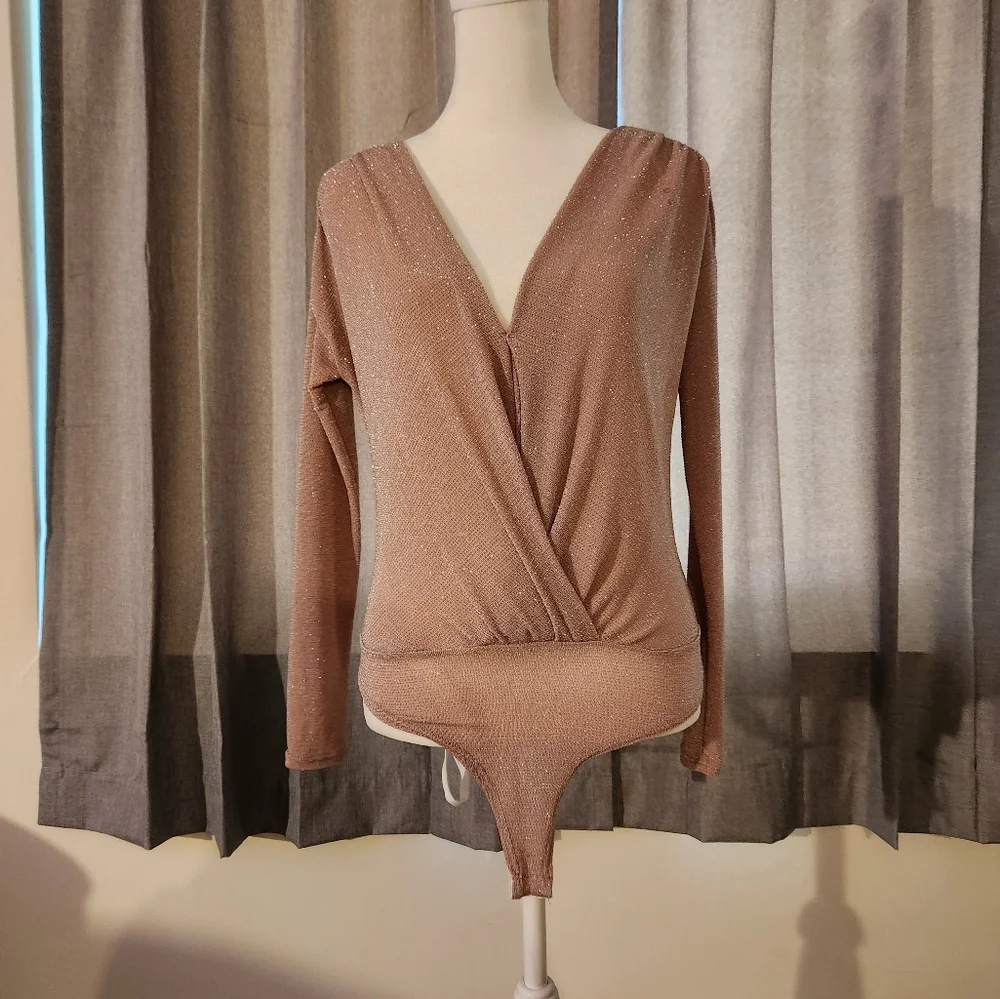 Small Glittery Light Pink Windsor bodysuit - Picture 1 of 4
